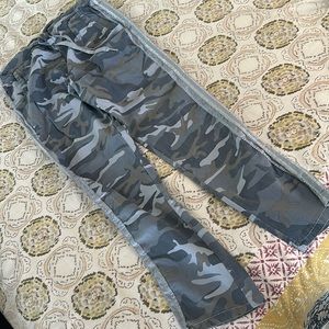 Italian designer boutique camo drawstring jogger. Large/medium